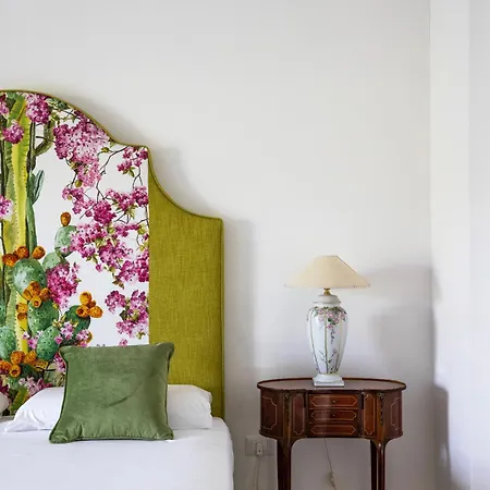 De Cillis Carafa Gasthuis 4*