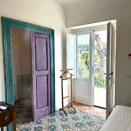 De Cillis Carafa Πανσιόν